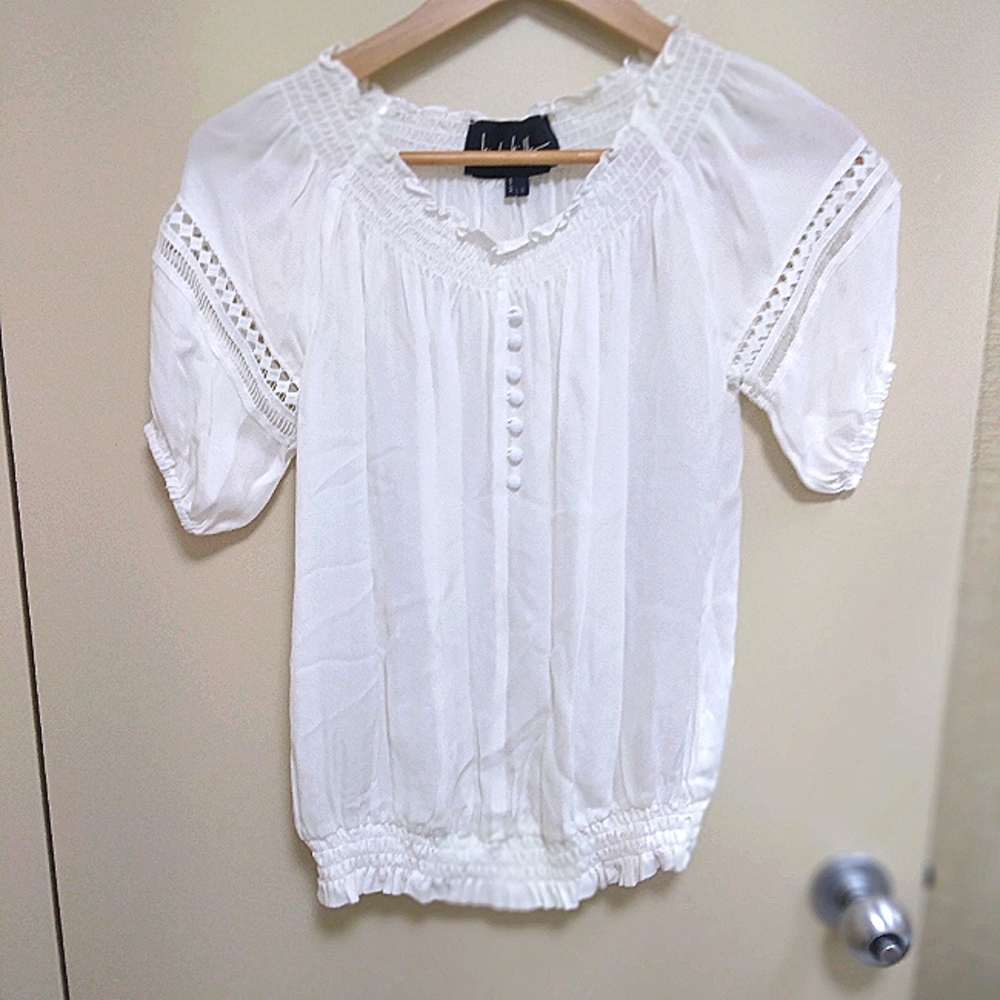 💕2 FOR $40- Nicole Miller, Size S White Silk/Sateen Button, Front Blouse 💕